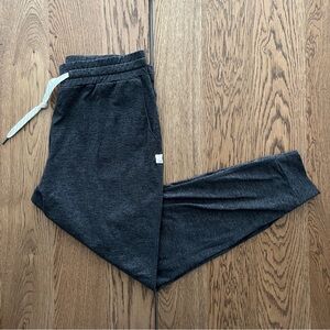 Vuori Women Sz Small Charcoal Performance Joggers Pants Dreamknit Athleisure